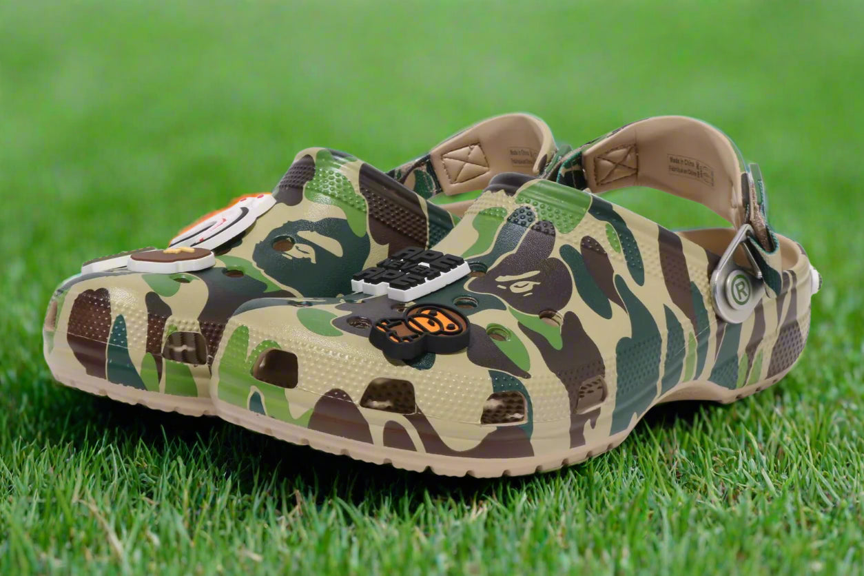 A BATHING APE x Crocs Classic Clog - Green