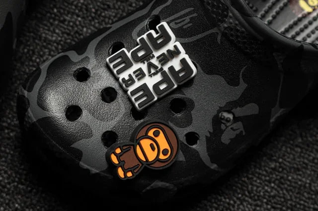 A BATHING APE x Crocs Classic Clog